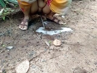 desi aunt-in-law nature urinating must watch