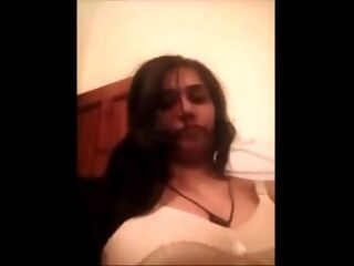 U.P. Red-hot Lady Aisha Ke Perfect Boobs, Masturbating on Cam